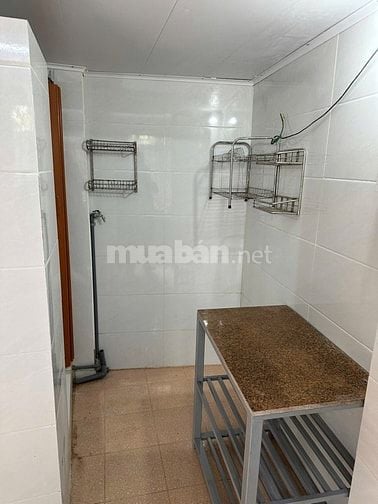 Cho thuê nhà riêng 1 tầng, DT 25 m2, số 10 ngõ 158 phố Lò Đúc