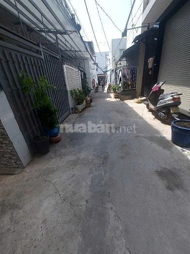 Gần Đình Long Kiểng 03 tầng ở ngay, DT ~30m2. Chỉ 2,4 Tỷ