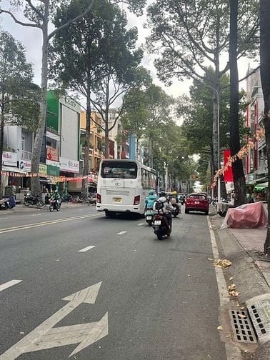 Bán nhà mặt tiền 256-258 Ngô Gia Tự, Q.10 - 175m2 (7 x 25) - 5 Tầng 