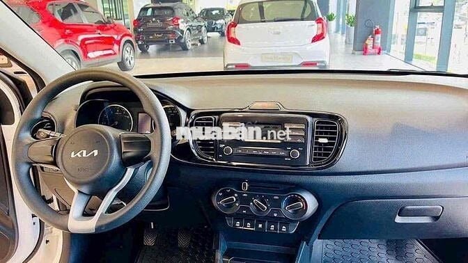 KIA SOLUTO- 100TR NHẬN XE NGAY