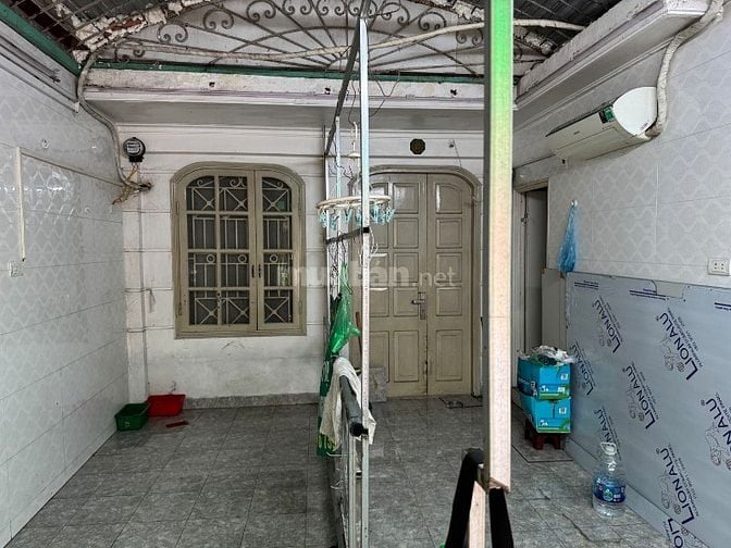 Cho thuê của hàng chợ Ngọc Khánh