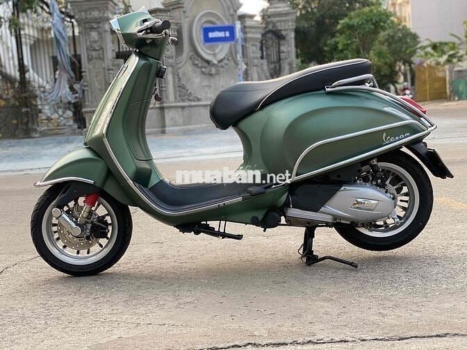 Vespa Sprint cuối 2019 đèn led