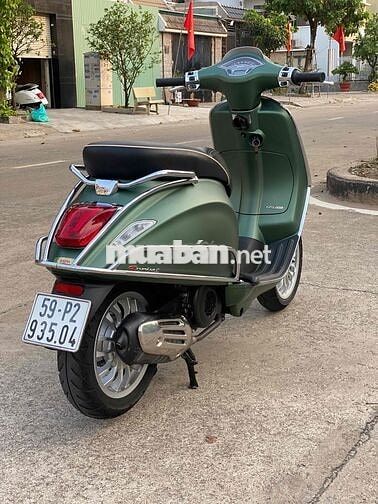 Vespa Sprint cuối 2019 đèn led