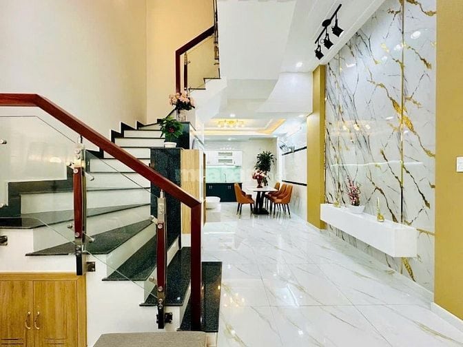 BÁN NHANH NHÀ KHU THẢO ĐIỀN Đường Số 47 Khu VIP Q.2. Đường 6M thông 