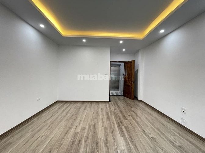 HIẾM! NHÀ MỚI TINH 6 TẦNG, 40M2 THANG MÁY PHỐ TÔN ĐỨC THẮNG CHỈ 8,6 TỶ
