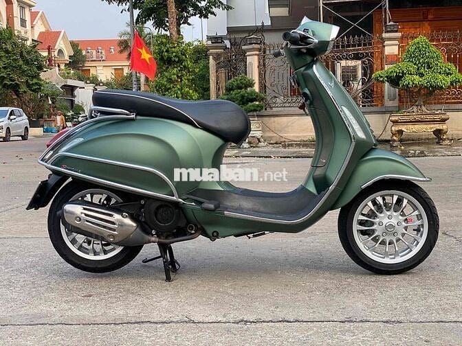 Vespa Sprint cuối 2019 đèn led