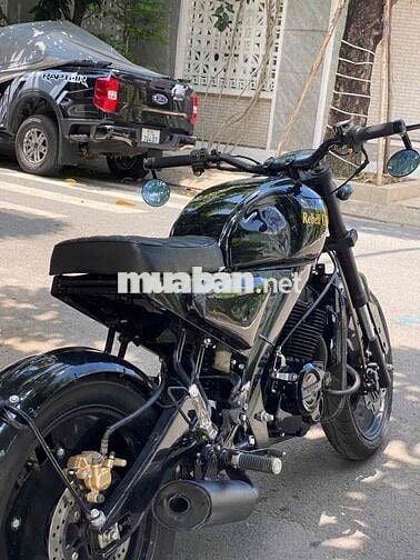 moto 175  xrs cafe racer tracker