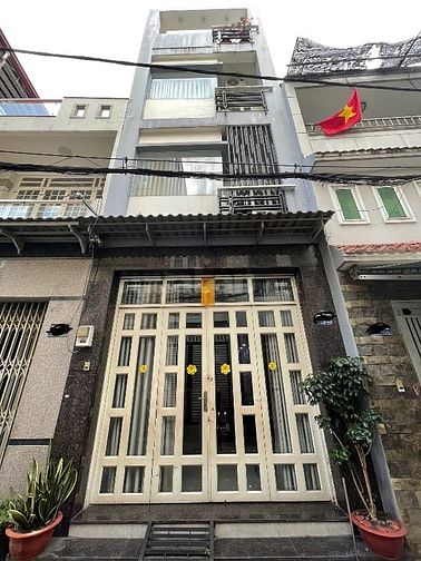 Bán nhà đẹp gần chợ Tân Bình.trung tâm giáp q10,11,5