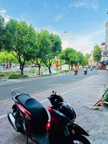 Nhà em cần bán căn nhà 2 mặt tiền đường Hoàng Sa, Quận Tân Bình.