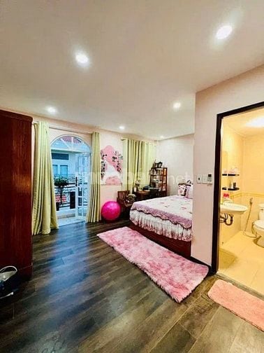 Nhà lô góc P.2 Quận 10 – Tiện cải tạo xây dựng – Gần mặt tiền - 8.1 Tỷ