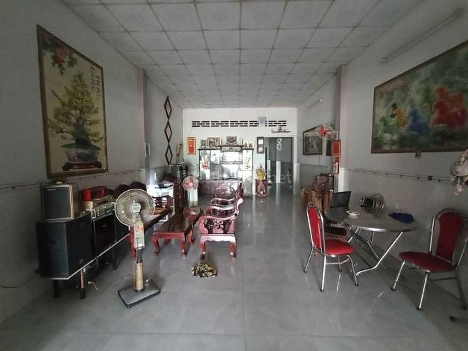 Cần bán gấp căn nhà ở ngay Đ. Tân Hiệp 14,Hóc Môn 110m2 SHR gía 765t