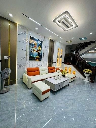 Đi nước ngoài định cư bán gấp nhà ở đường Nguyễn Chế Nghĩa, phường Xóm