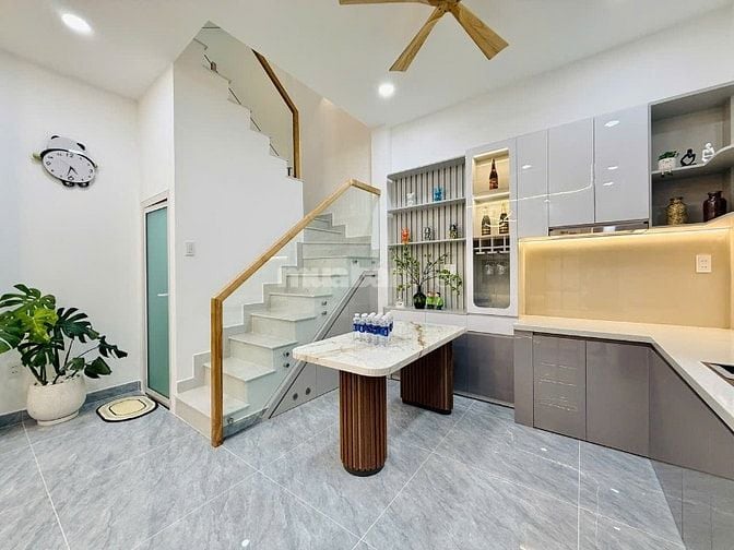 CHÍNH CHỦ CẦN BÁN NHÀ MỚI XÂY GẦN CHỢ AN NHƠN ĐÚC 2LẦU SÂN THƯỢNG 