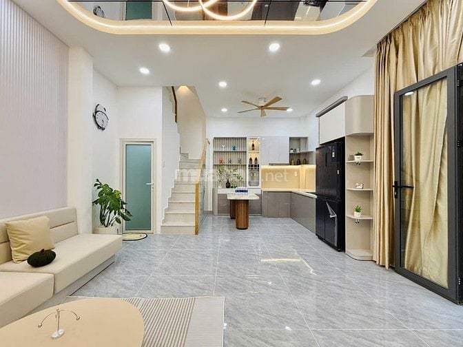 CHÍNH CHỦ CẦN BÁN NHÀ MỚI XÂY GẦN CHỢ AN NHƠN ĐÚC 2LẦU SÂN THƯỢNG 