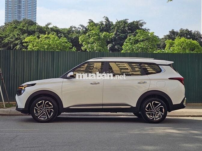 Kia Carens 2023 1.5G Luxury - 45000 km