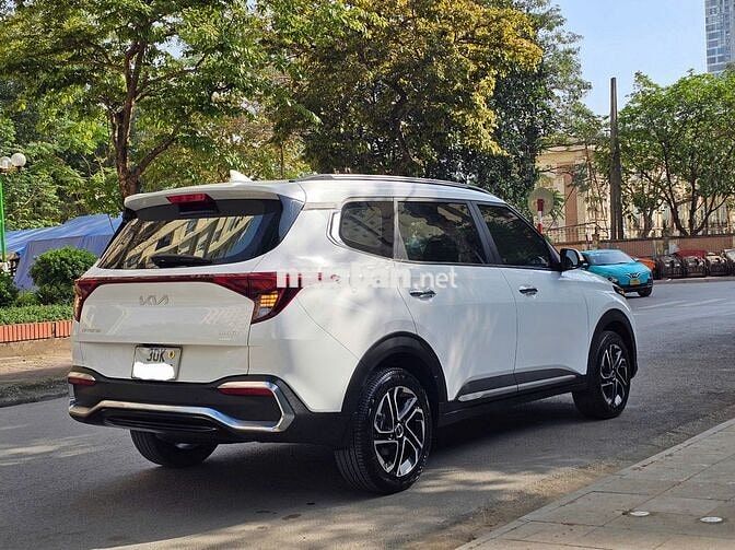 Kia Carens 2023 1.5G Luxury - 45000 km