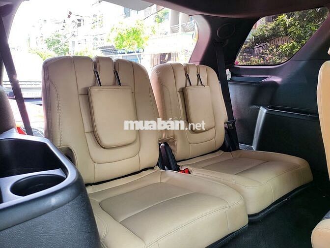 Ford Mỹ Explorer Limited Flat Black Captain seat