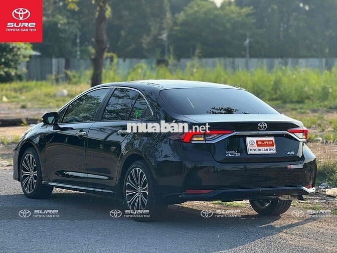 Corolla Altis 2023 1.8V - 25.000 km. Vay 75% 6 năm