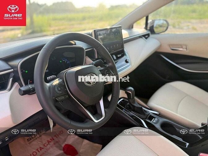 Corolla Altis 2023 1.8V - 25.000 km. Vay 75% 6 năm