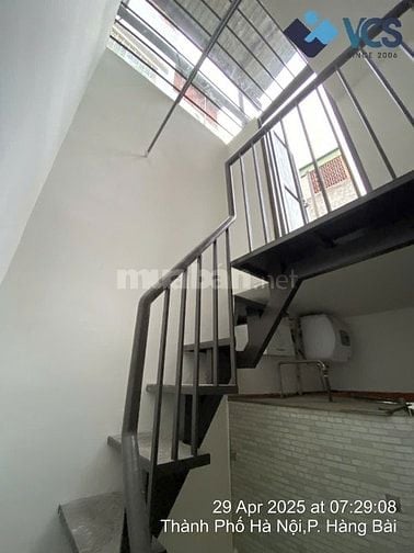 Cho thuê nhà trong khuôn viên biệt thự Pháp cổ 49A Hàng Bài, Q.HK
