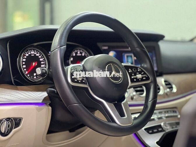 Mercedes Benz E200 2019 - 52000 km