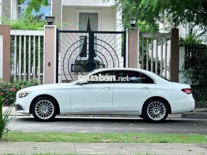 E200 exclusive 2022 bản V1 siêu lướt Trắng đẹp