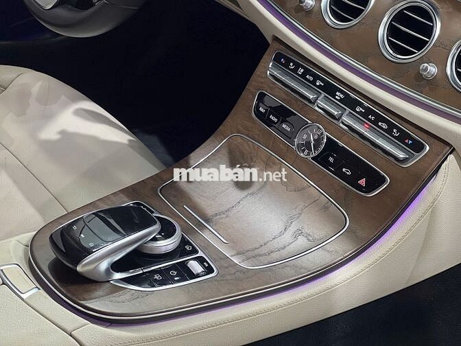 Mercedes Benz E200 2019 - 52000 km