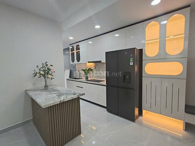 Cho thuê căn hộ sân vườn Sky Garden 2, PMH, dt : 115m2 (sân vườn 25m2)