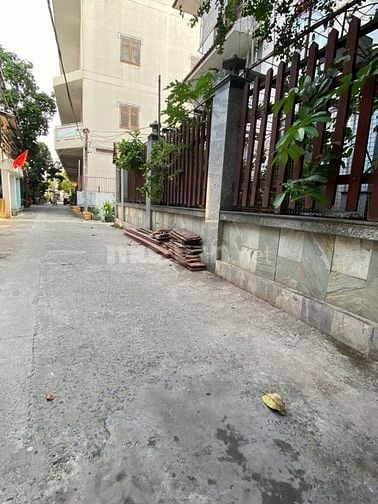 Biệt Thự Lô Góc – Trung Tâm Quận 2 - Ốp Gỗ Sang Xịn - 170m2 - 17 Tỷ Gi