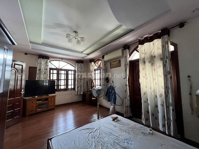 Biệt Thự Lô Góc – Trung Tâm Quận 2 - Ốp Gỗ Sang Xịn - 170m2 - 17 Tỷ Gi
