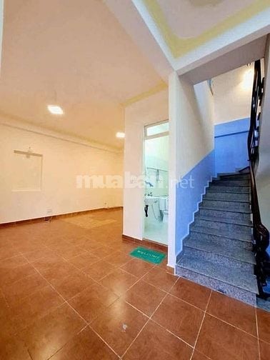 Cho thuê nhà 3 tầng trung tâm Đà Lạt Khu Mạc Đỉnh Chi phường 4 