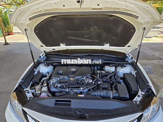 Toyota Camry 2022 2.5HV (Hybrid) - 35000 km
