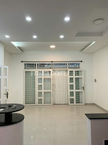 Nhà 2 lầu sân thượng, hẻm 8m, Dt: 8x20m, 4pn