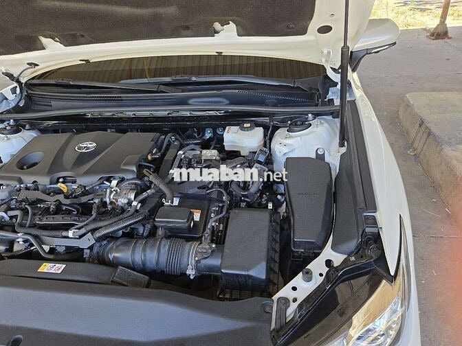 Toyota Camry 2022 2.5HV (Hybrid) - 35000 km