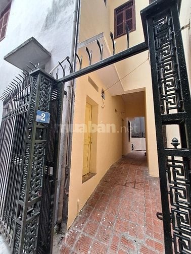 Nhà mặt ngách 22 Ngõ 279 Đội cấn, DTXD 70/90m2, 2 tầng 1 tum