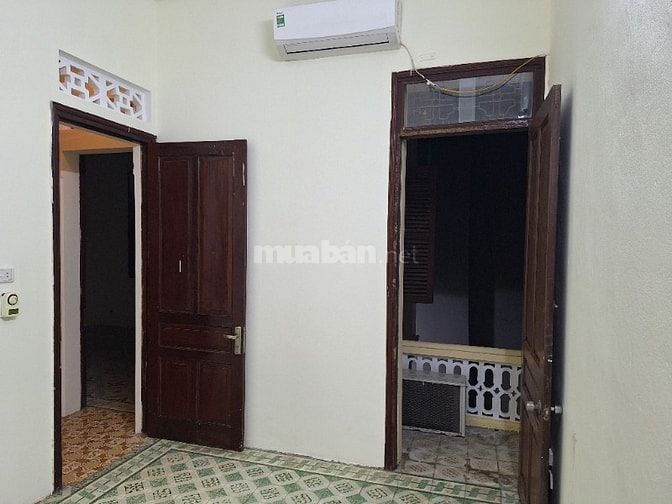 Nhà mặt ngách 22 Ngõ 279 Đội cấn, DTXD 70/90m2, 2 tầng 1 tum