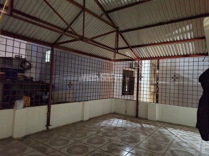 Nhà mặt ngách 22 Ngõ 279 Đội cấn, DTXD 70/90m2, 2 tầng 1 tum