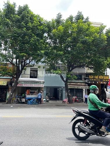 Bán nhà mặt tiền số 40 đường Hoà Bình, P.5, Quận 11, 4x12m, 2 lầu