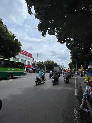 Bán nhà mặt tiền số 40 đường Hoà Bình, P.5, Quận 11, 4x12m, 2 lầu