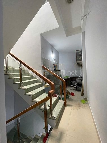 Bán nhà mặt tiền số 40 đường Hoà Bình, P.5, Quận 11, 4x12m, 2 lầu