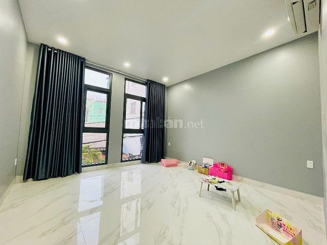 Nhà mới Hẻm xe hơi Hoà Hưng,ngang 4,3m 4Tầng,an ninh, sạch sẽ 
