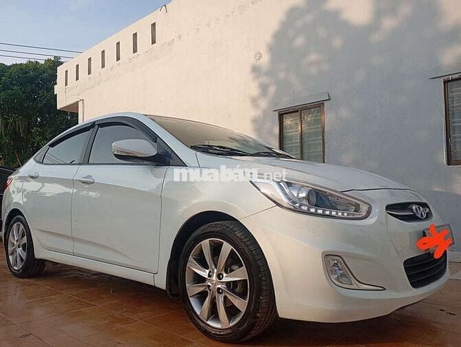 Hyundai Accent blue 2015 1.4 AT