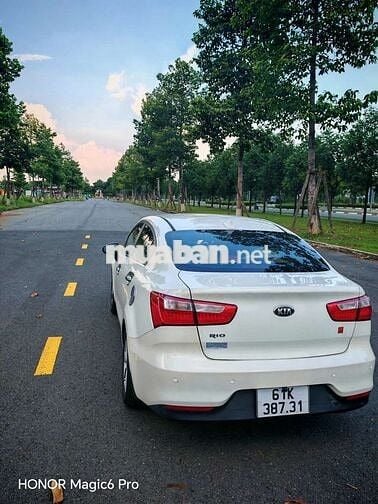 BÁN GẤP XE KIA RIO SEDAN SỐ TỰ ĐỘNG - GIÁ TỐT