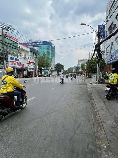 Giảm 10 tỷ! Bán mặt tiền Nguyễn Gia Trí - 160m2 (8 x 20) - Hầm 7 Tầng