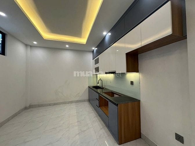 Bán nhà 5 tầng thang máy, oto đỗ cửa, ngõ thông, ngõ 29/xx Chu Huy Mân
