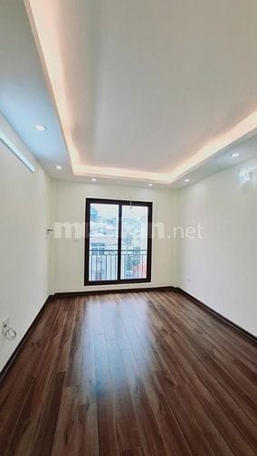Bán nhà phố Bồ Đề 30m2, 5 tầng, mặt tiền 6.5, 6.95 tỷ 