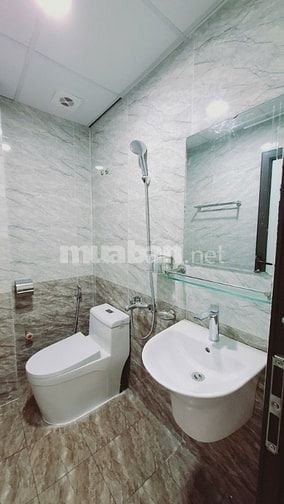 Bán nhà phố Bồ Đề 30m2, 5 tầng, mặt tiền 6.5, 6.95 tỷ 