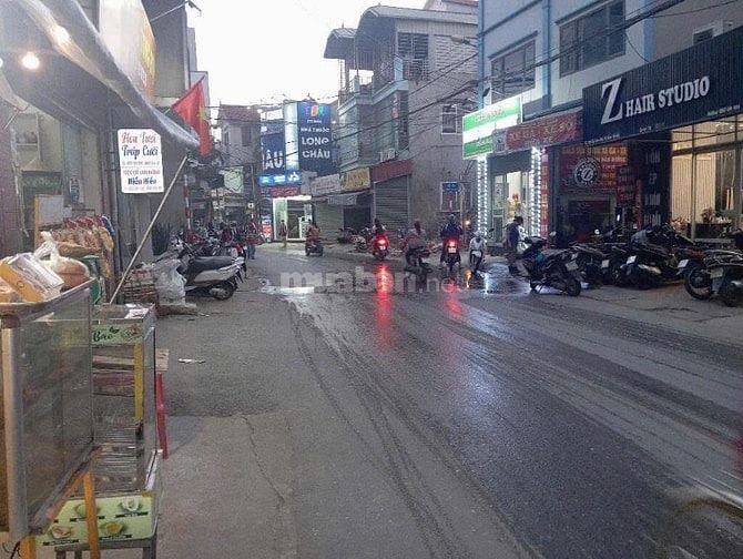 cần bán gấp nhà ở cấp 4,đầy đủ nội thất,thiết kế thông minh.