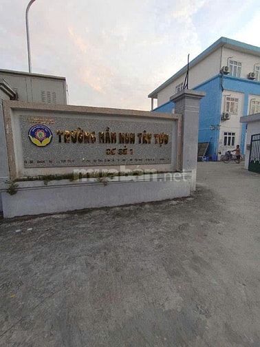 cần bán gấp nhà ở cấp 4,đầy đủ nội thất,thiết kế thông minh.