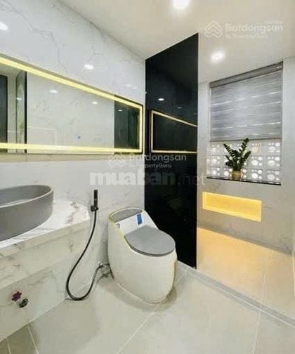 CẦN BÁN ĐƯỜNG LÊ THỊ BẠCH CÁT, P11, QUẬN 11 GIÁ 2 TỶ 750